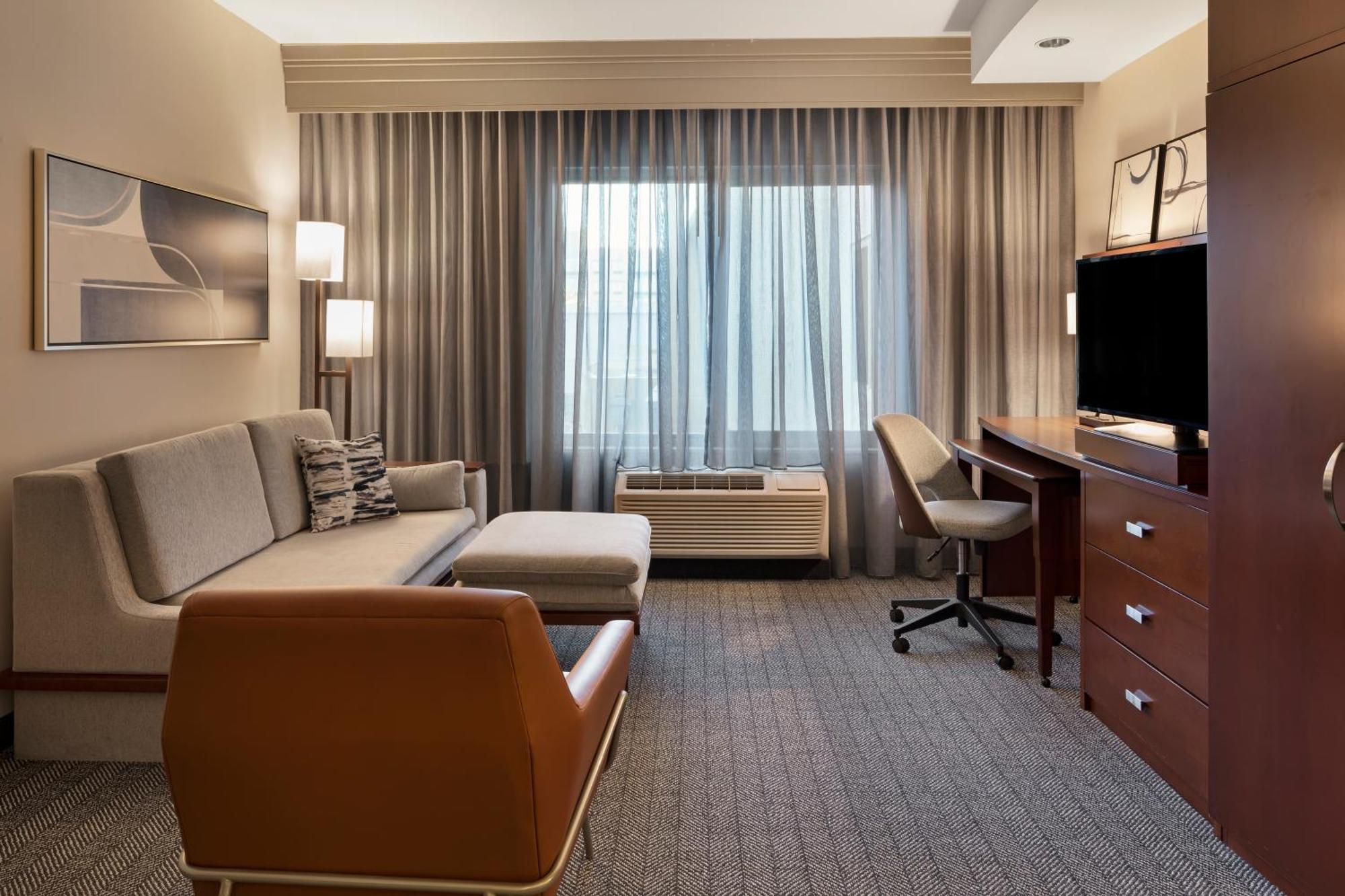 คอร์ตยาร์ด ลองบีช แอร์พอร์ต Hotel ภายนอก รูปภาพ