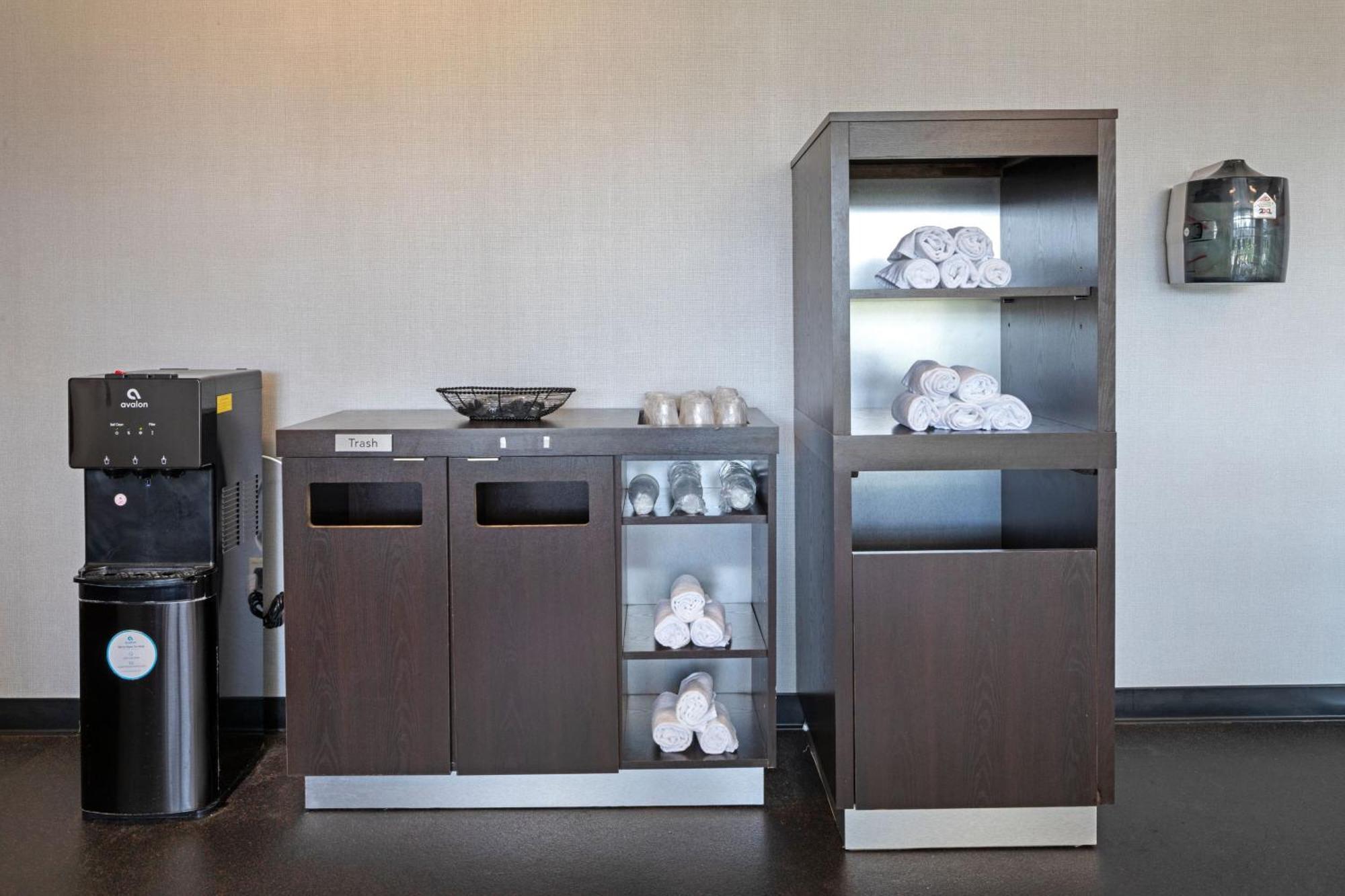 คอร์ตยาร์ด ลองบีช แอร์พอร์ต Hotel ภายนอก รูปภาพ