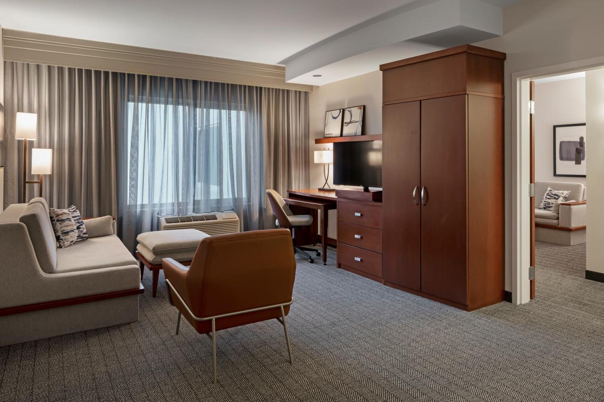 คอร์ตยาร์ด ลองบีช แอร์พอร์ต Hotel ภายนอก รูปภาพ