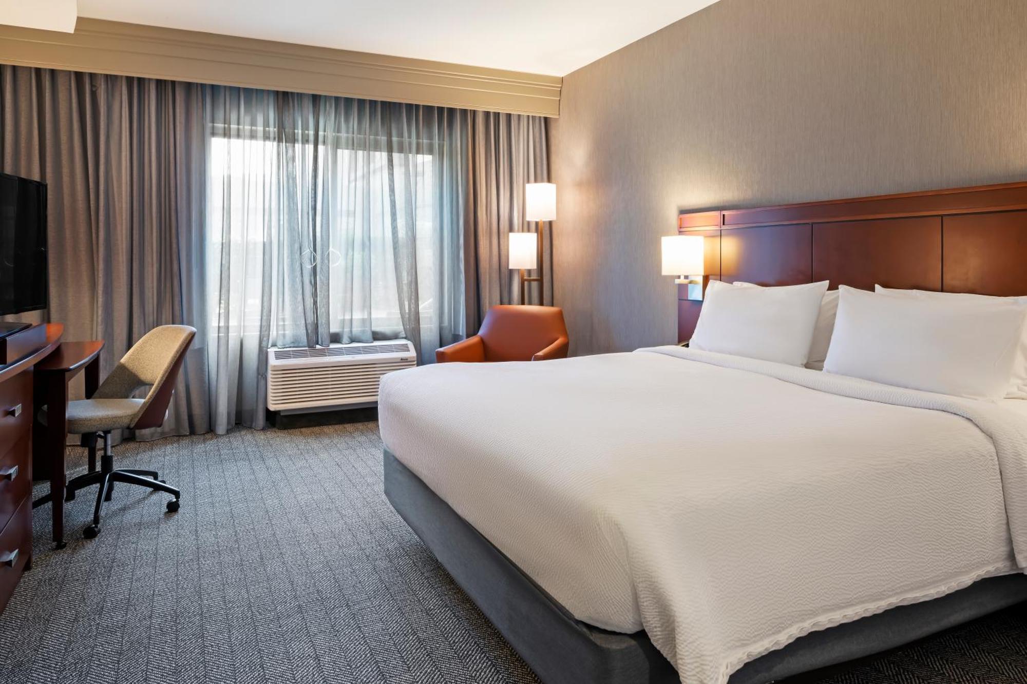 คอร์ตยาร์ด ลองบีช แอร์พอร์ต Hotel ภายนอก รูปภาพ