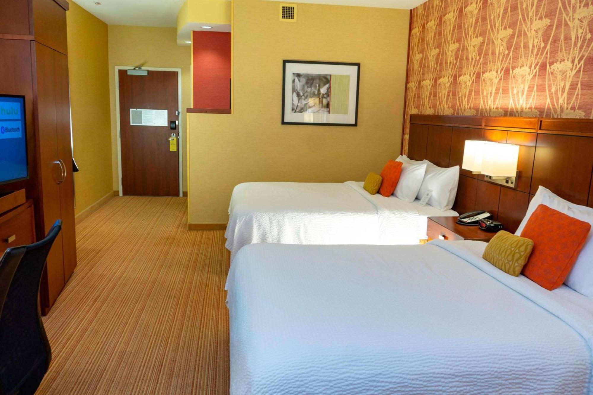 คอร์ตยาร์ด ลองบีช แอร์พอร์ต Hotel ภายนอก รูปภาพ