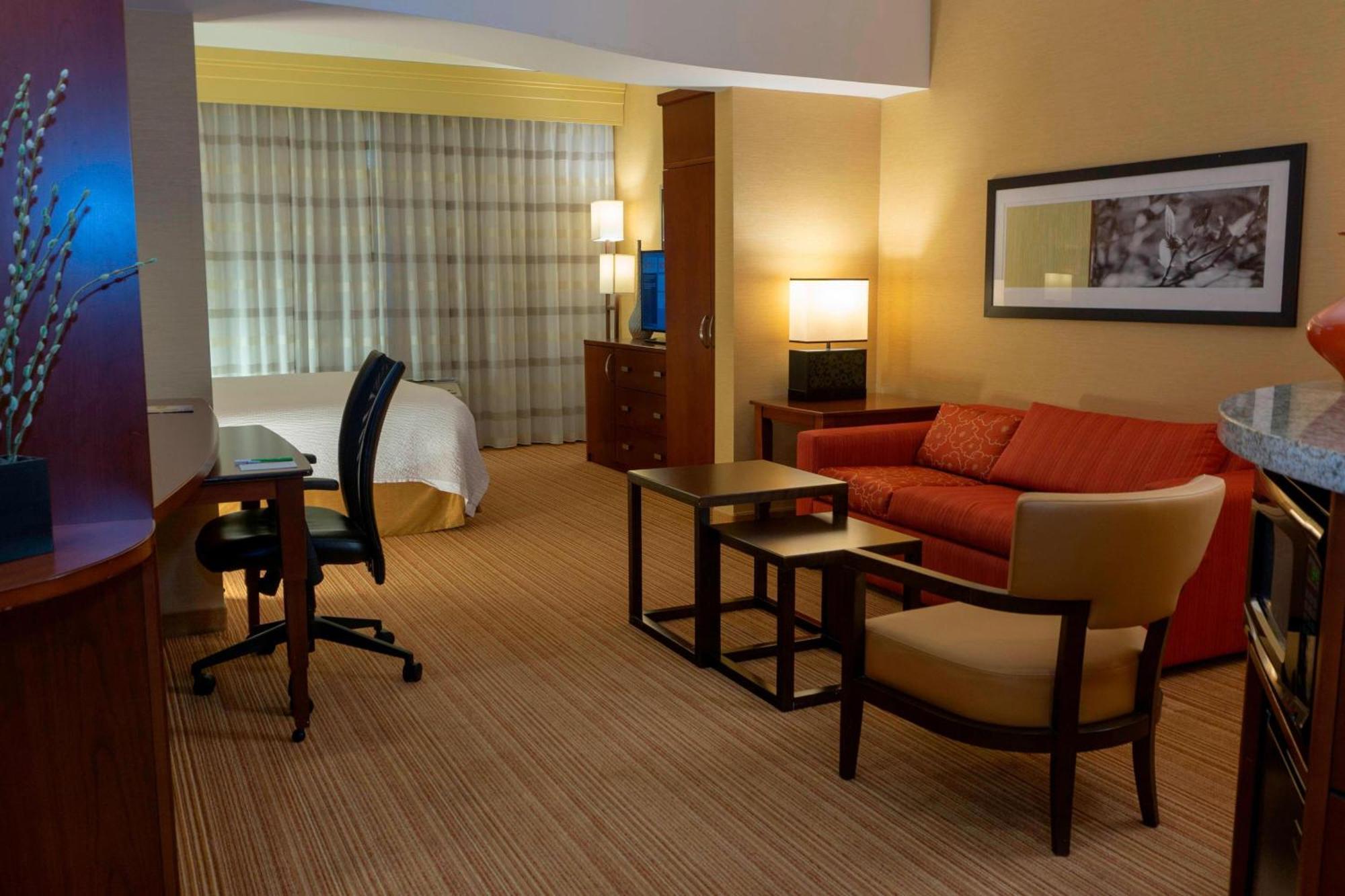 คอร์ตยาร์ด ลองบีช แอร์พอร์ต Hotel ภายนอก รูปภาพ