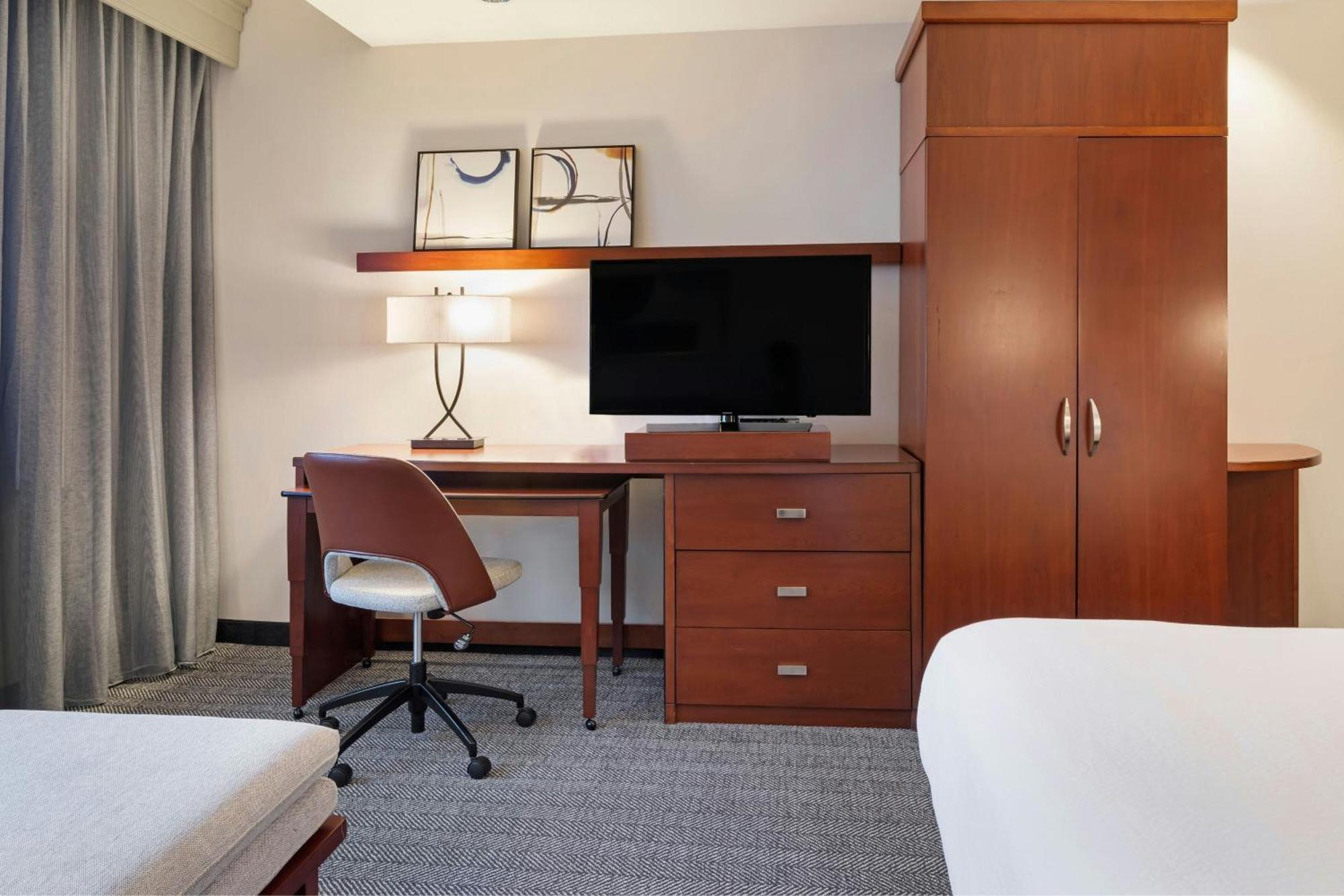 คอร์ตยาร์ด ลองบีช แอร์พอร์ต Hotel ภายนอก รูปภาพ