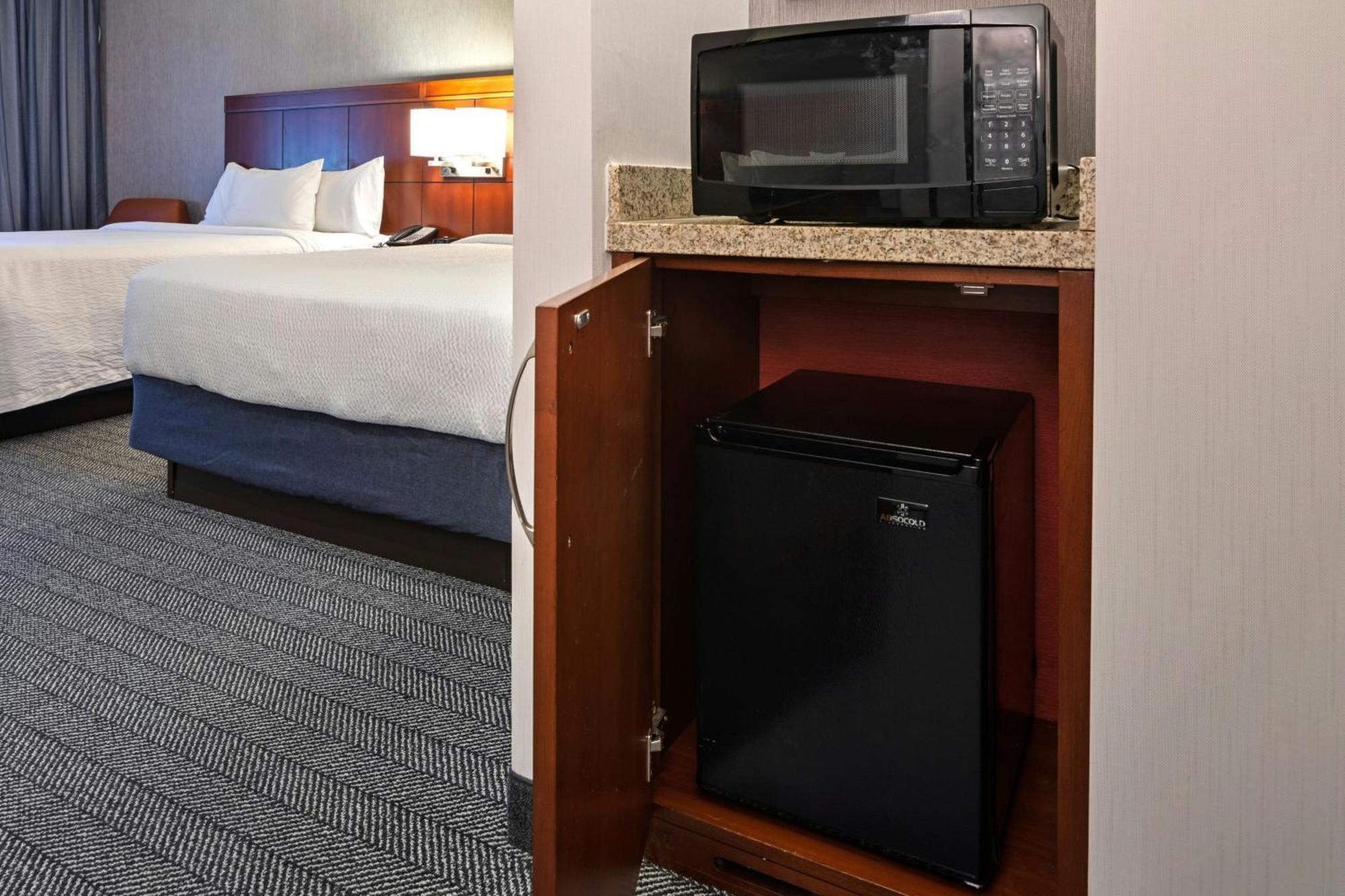 คอร์ตยาร์ด ลองบีช แอร์พอร์ต Hotel ภายนอก รูปภาพ