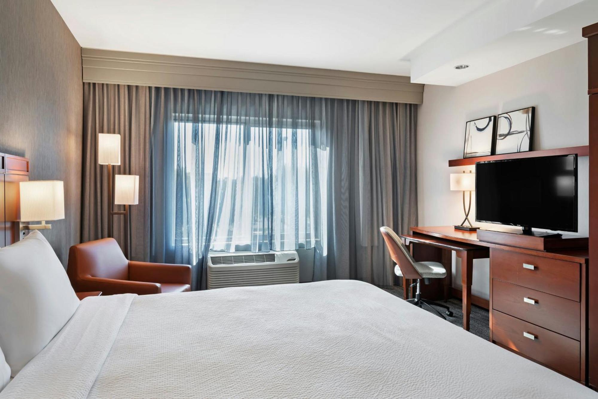 คอร์ตยาร์ด ลองบีช แอร์พอร์ต Hotel ภายนอก รูปภาพ