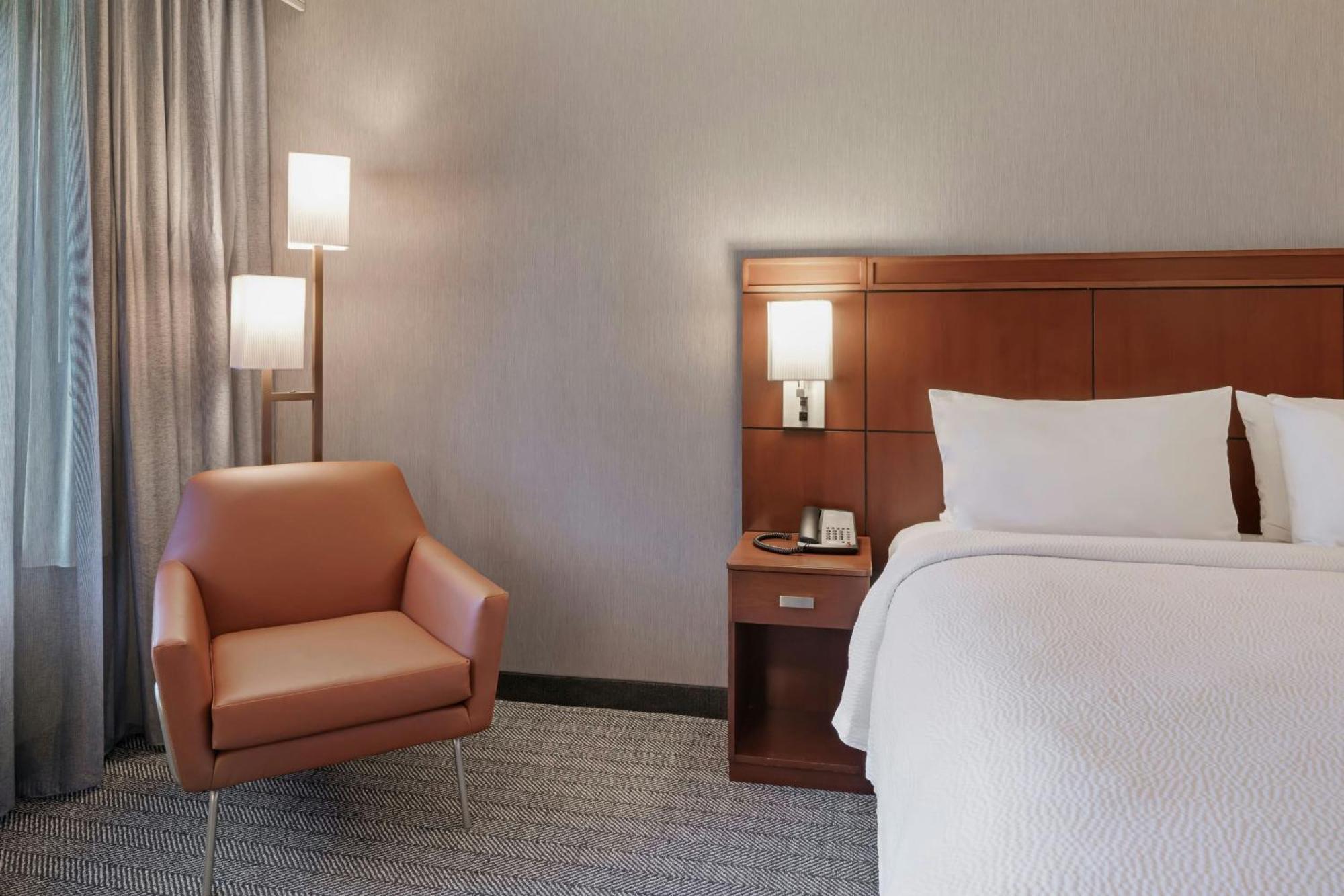 คอร์ตยาร์ด ลองบีช แอร์พอร์ต Hotel ภายนอก รูปภาพ