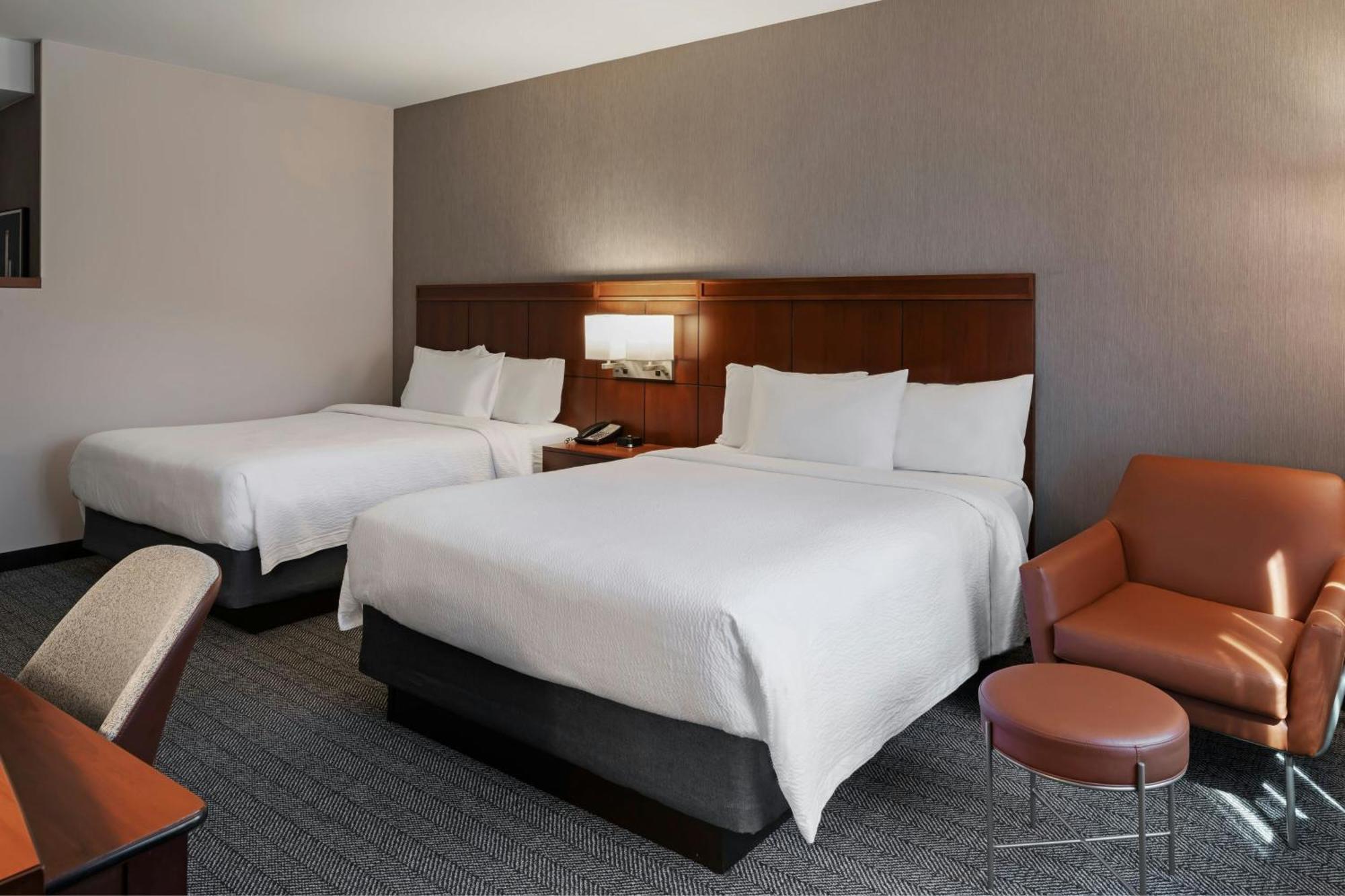 คอร์ตยาร์ด ลองบีช แอร์พอร์ต Hotel ภายนอก รูปภาพ