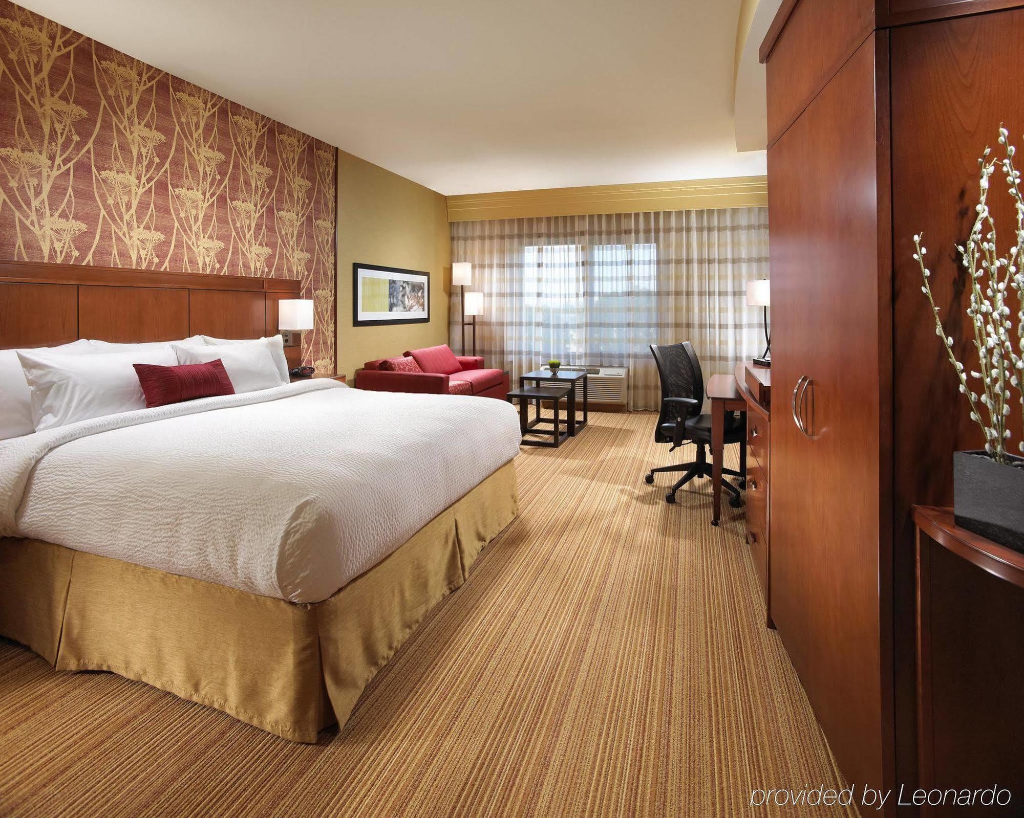 คอร์ตยาร์ด ลองบีช แอร์พอร์ต Hotel ภายนอก รูปภาพ